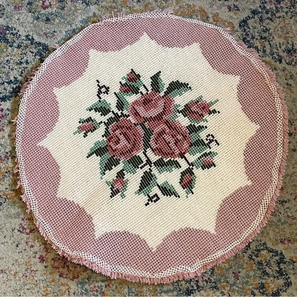 Accents | Vintage Latch Hooke Rose Floral Rug Round 315 Pink White ...